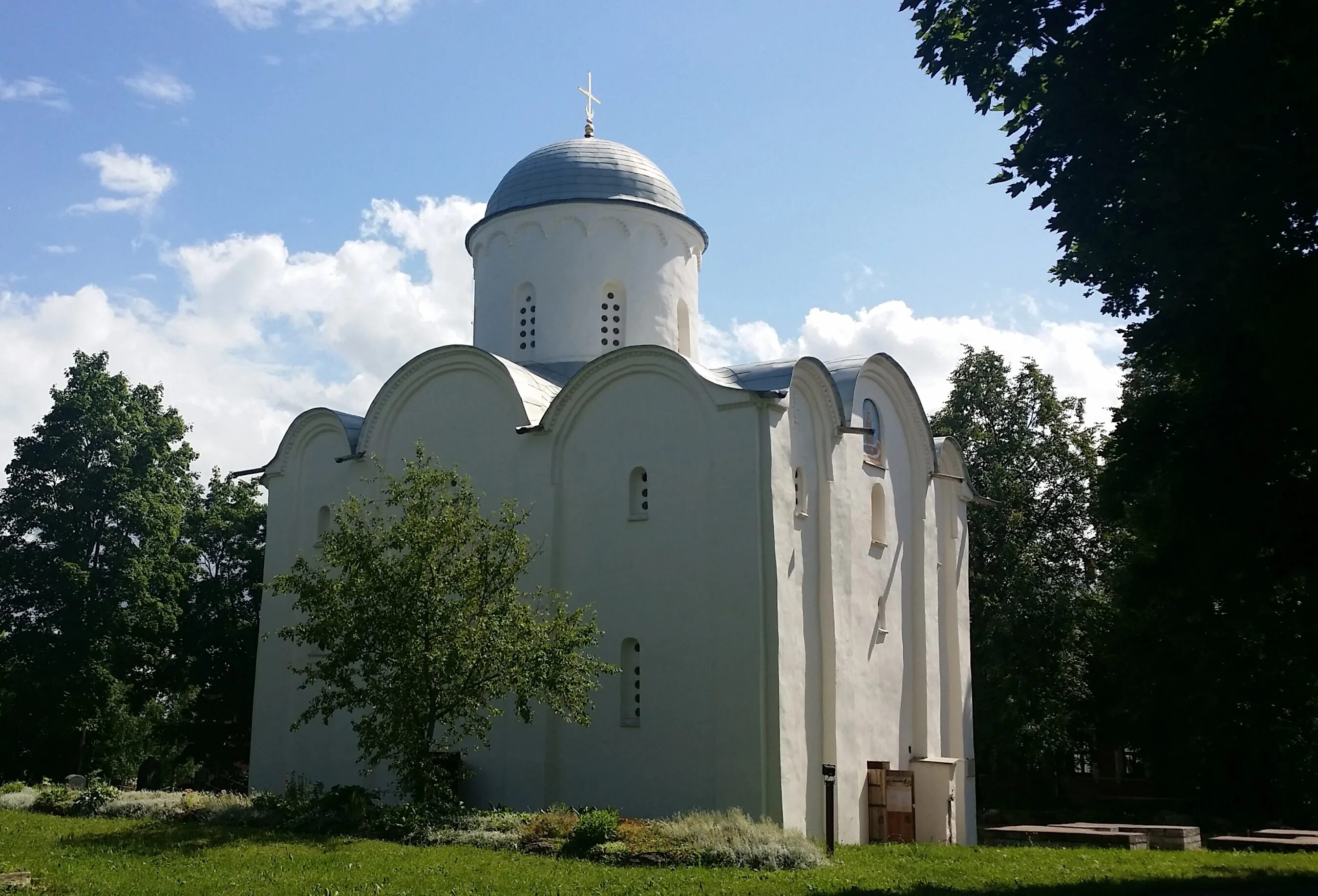 Церковь Успения в старой Ладоге. Старо успенский монастырь