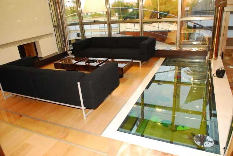 Стеклянный пол. Аквариум в полу. Стеклянный пол аквариум. Аквариум в полу. Стеклянный пол аквариум.