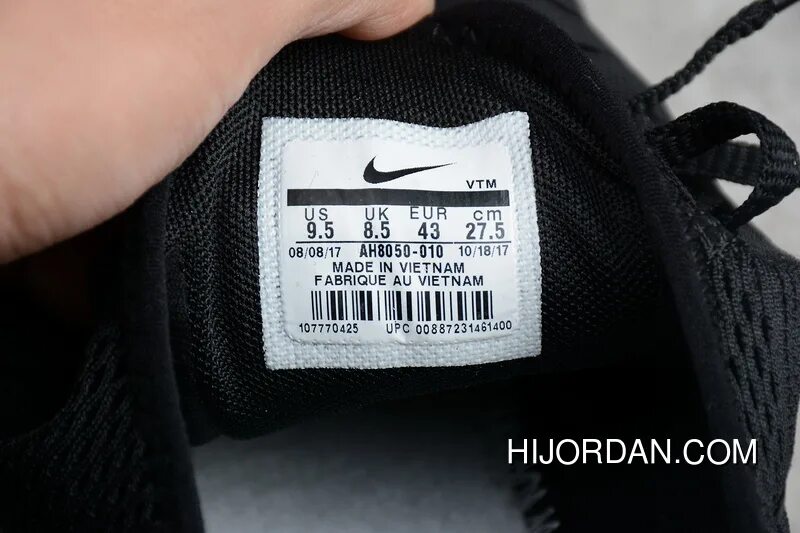 Кроссовки найк оригинал 720 бирка. Как выглядит найк оригинал. Оригинальная бирка найк на nike air force 1. Подделка кроссовок найк. Ярлык кроссовок найк.