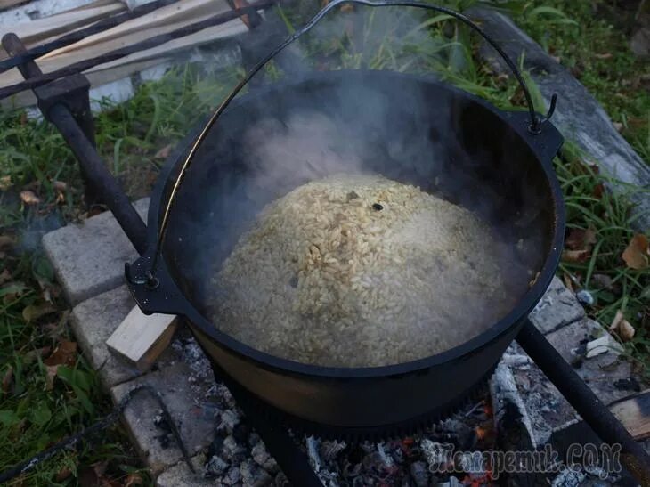 варка пива в домашних условиях. затирание пивного сусла. шурпа из баранины в казане. шурпа из говядины в казане на костре. рецепт кубанского борща.