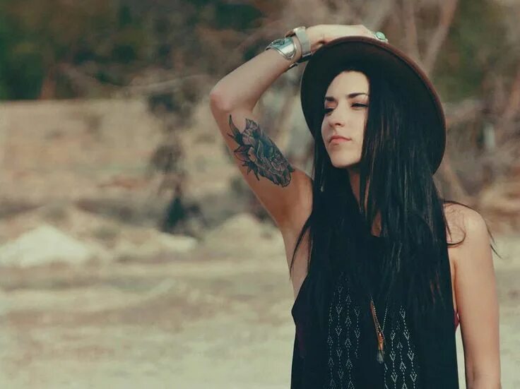 Ally call. Элли венейбл. ally venable гитаристка. ally venable hot. ally venable band wise man 2013.