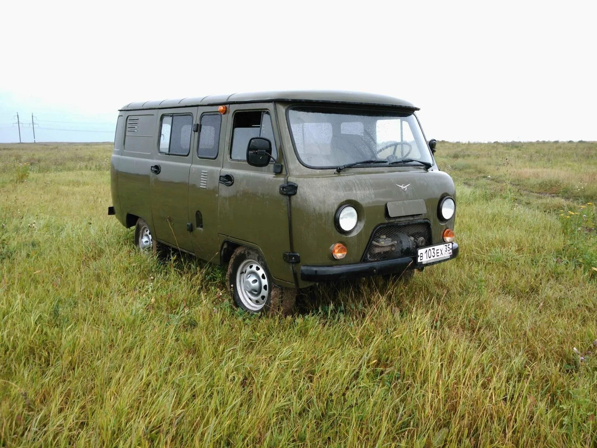 Уаз 3909 2011. Уаз 452 буханки зелёные. Уаз буханка зеленая. Уаз 3909. Уаз буханка зеленая.