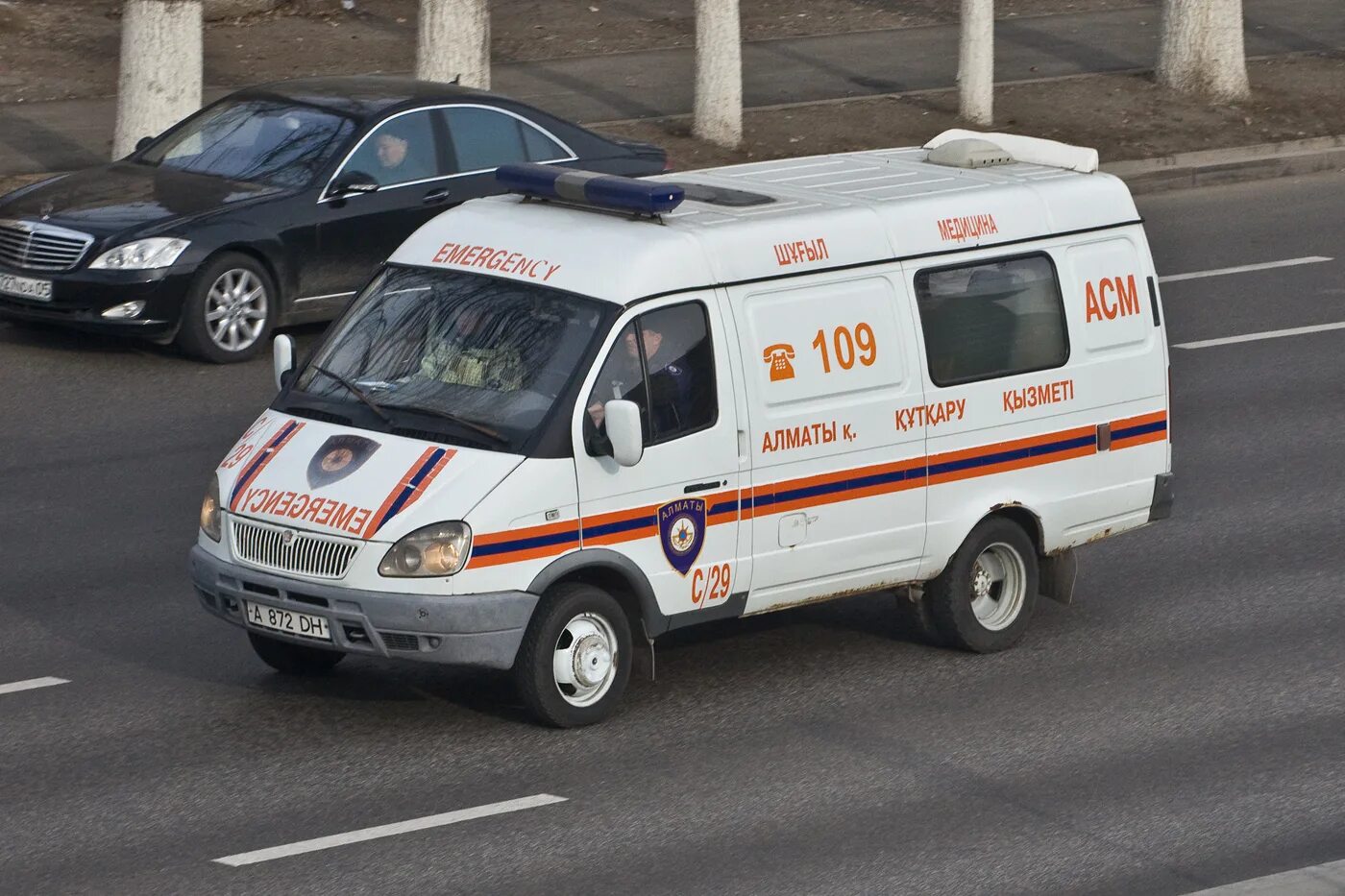 Спасательный автомобиль мчс. АСМ-41-02 на базе ГАЗ-27057. Аварийно-спасательная машина АСМ-41-02-27057. АСМ-41-02 базовое шасси ГАЗ-27057. Аварийно-спасательная машина АСМ-41-02 на базе автомобиля ГАЗ-27057.
