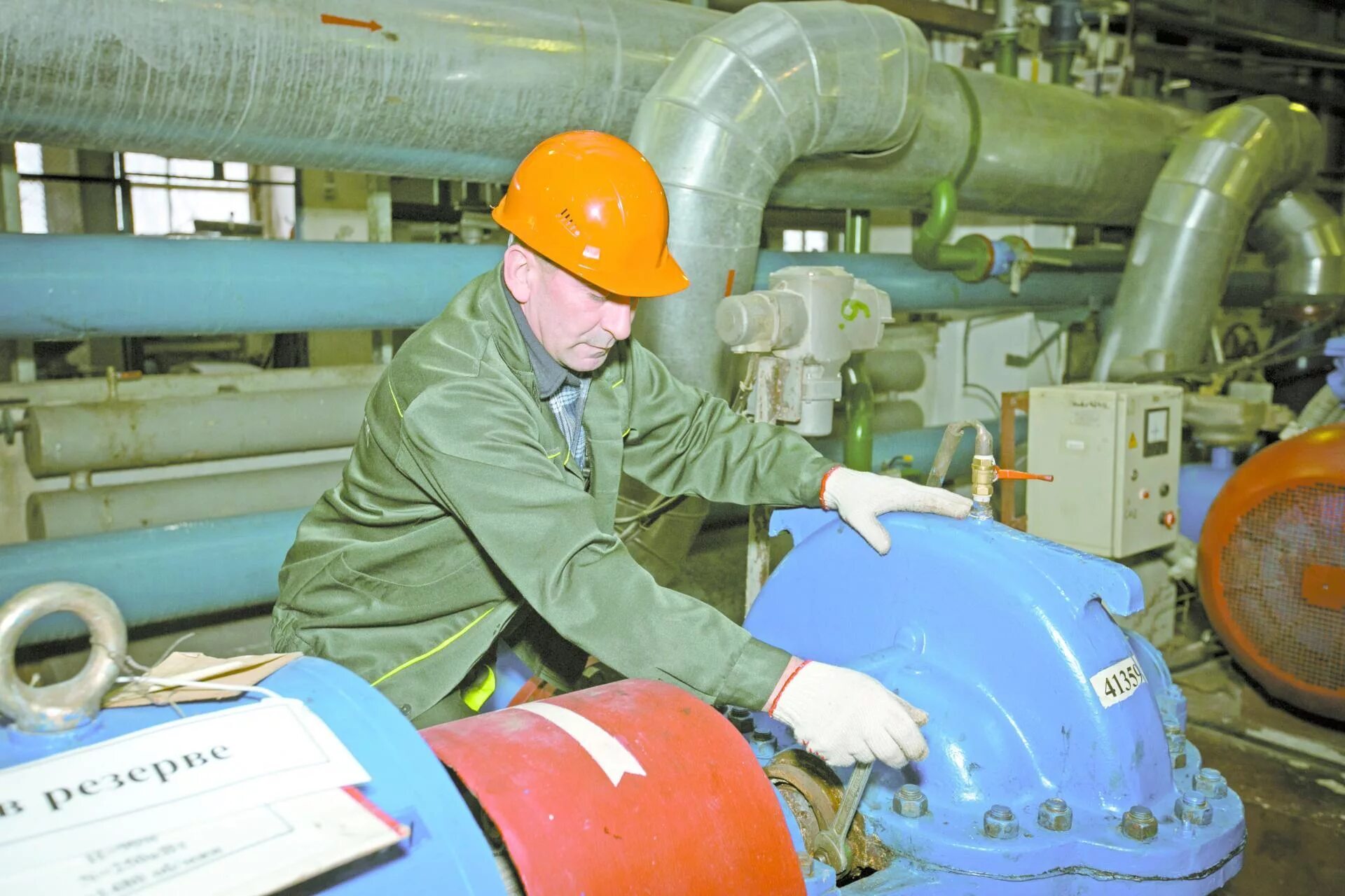 городские тепловые сети сургут. установка фильтр акварос. профилактические работы на теплосетях. горячая вода сургут. водоснабжение региона.