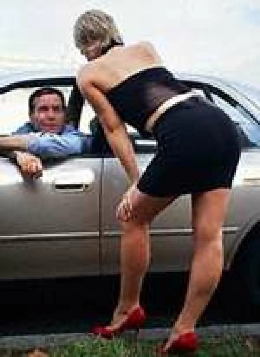 Мудрый мем. Девушка слабая на передок. Девушка выпендривается. Deep house девушки. Приколы про слабых на передок.