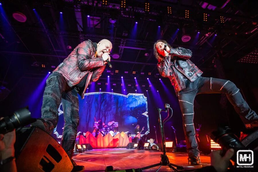 United alive in madrid helloween. United live in madrid helloween. Группа helloween. Helloween группа pumpkins. Хэллоуин pumpkins united.