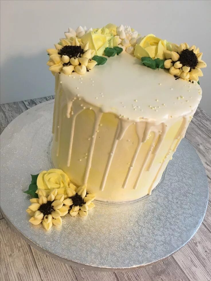 Декор торта желтый Lemon meringue drip cake Lemon birthday cakes, Drip cakes, Summer cakes