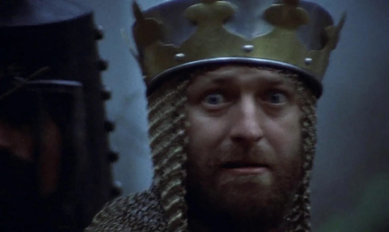 Монти пайтон в поисках священного грааля. Монти и грааль. Монти и грааль. Монти пайтон крестоносцы. Мой типайтон и священный граль.