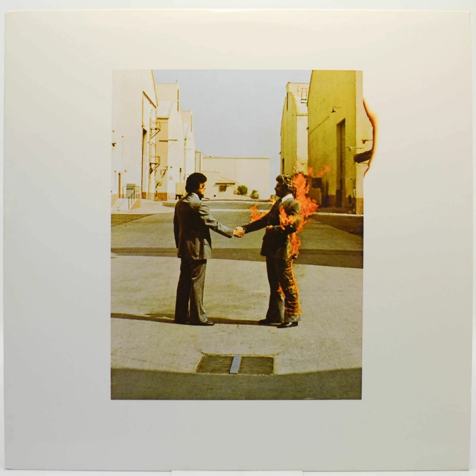 Пинк флойд wish you were here обложка. Wish you were here обложка. Обложка пинк флойд 1975. Обложка пинк флойд 1975. I wish you were here.