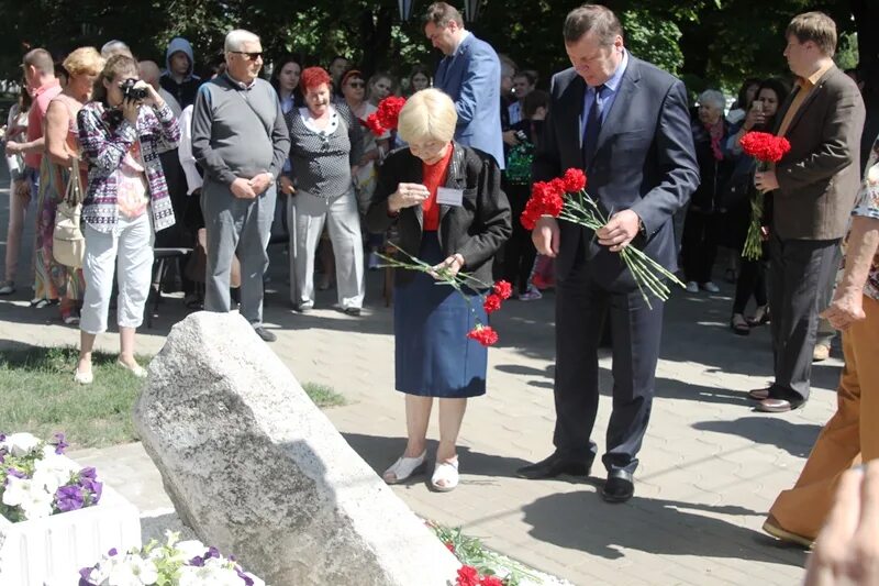 Музей памяти Новочеркасской трагедии 1962 года. Трагедия в Новочеркасске. В Новочеркасске почтили память г.а.Бердичевского. Трагедия в Новочеркасске 21. Тузловград новочеркасск сегодня