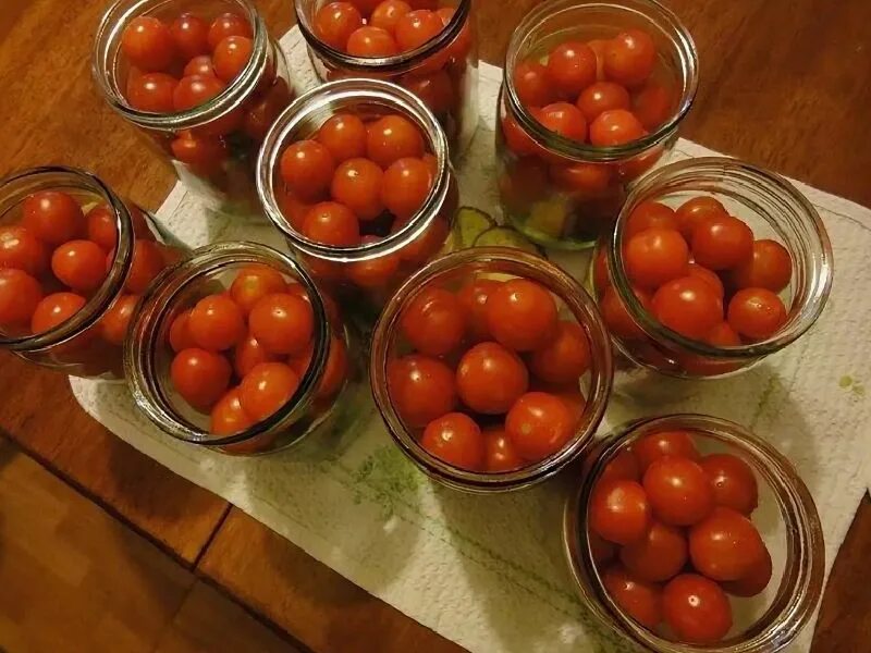 Маринуем домашние помидоры. Помидорки черри закатки. Помидорки черри на зиму. Консервирование томатов черри. Помидоры черри в банках.