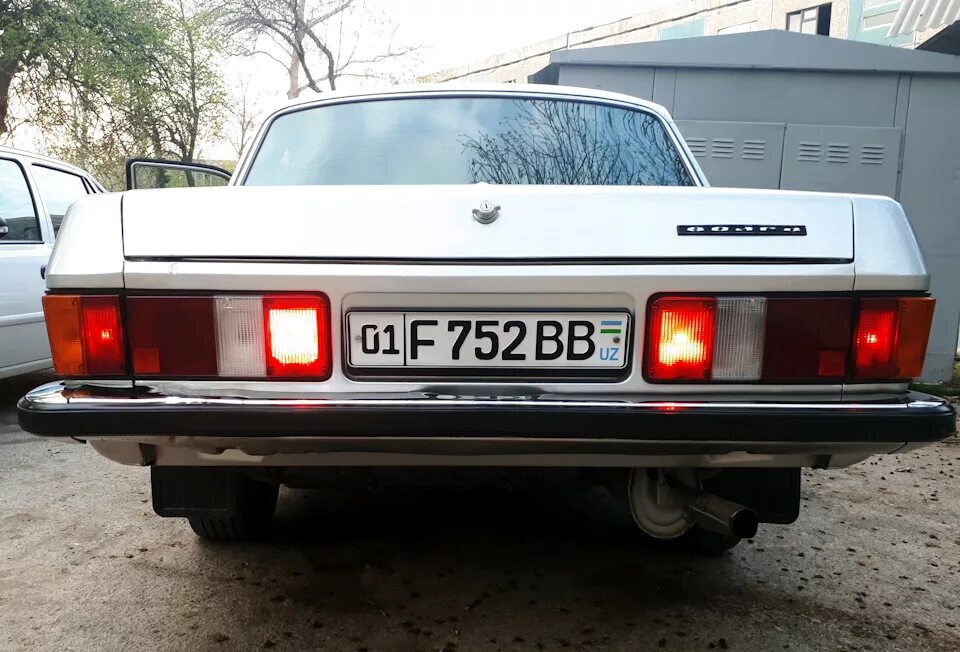 Задние фонари, сравнение СССР и Россия ГАЗ 24, 2,4 л, 1980 года наблюдение DRI
