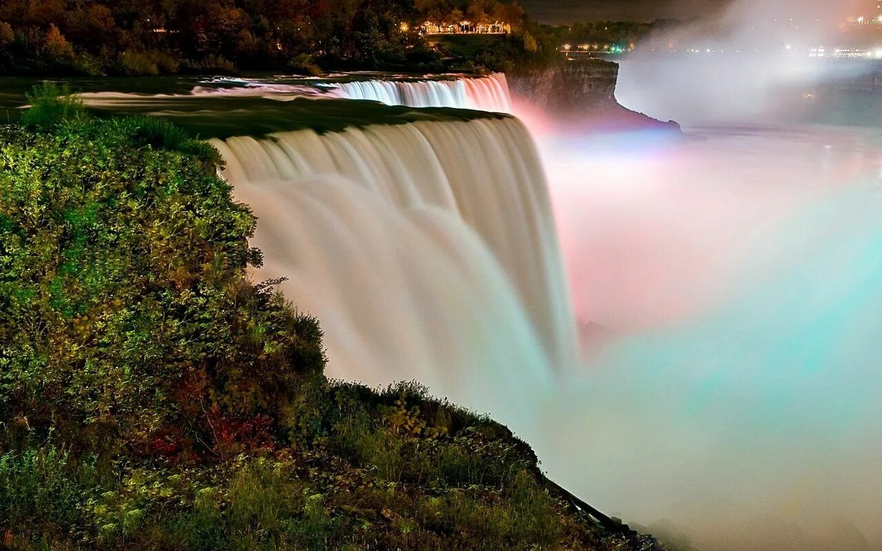 Водопад солнце. Течение водопада. Дерево у ручья. Национальный парк джаспер, канада водопад. Алтай ручей.