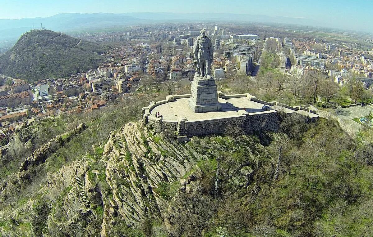 В каком городе болгарии стоит алеша. Алёша (памятник, пловдив). монумент алеша в болгарии. алеша пловдив болгария. алёша (памятник, пловдив) памятники болгарии.