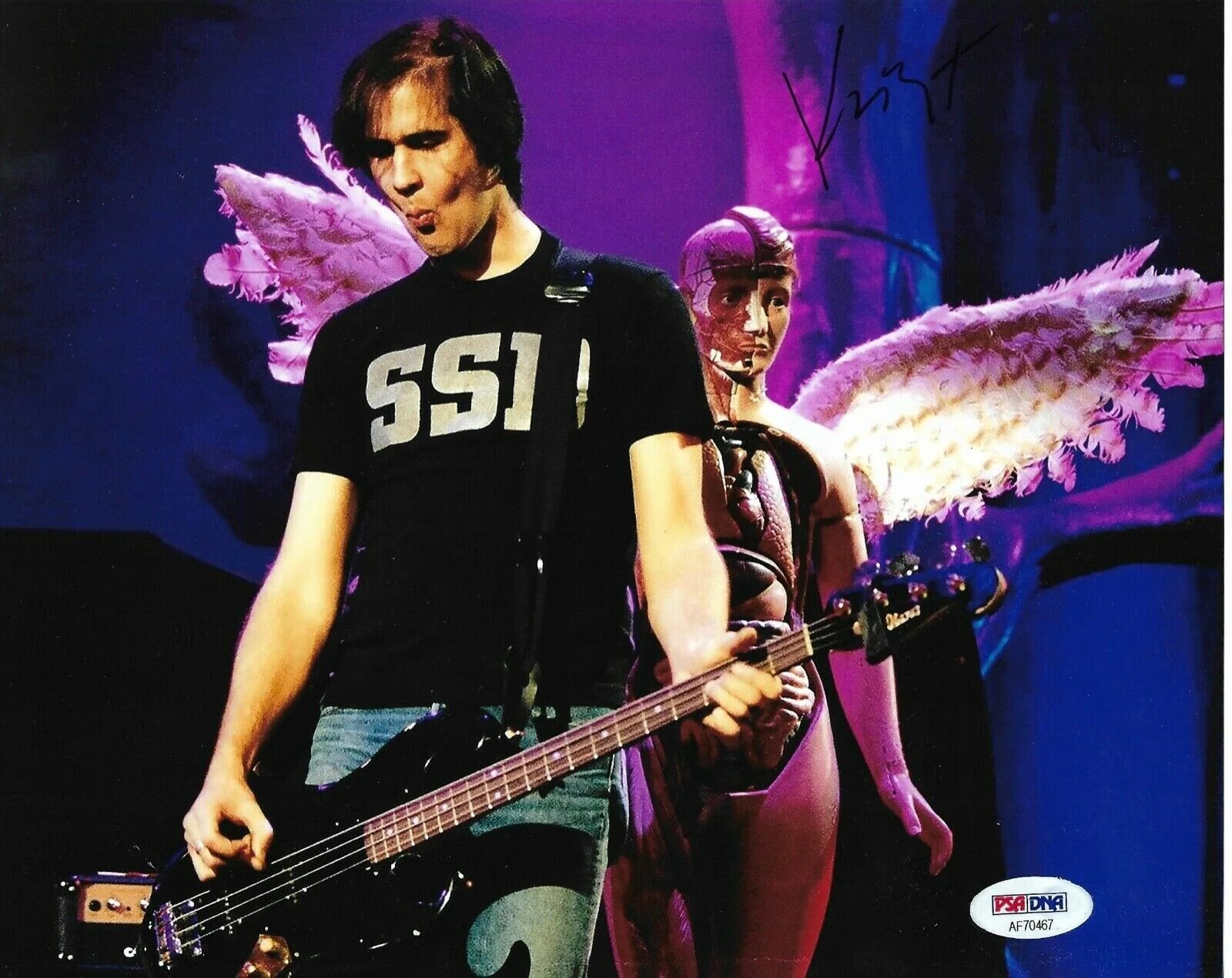 Крист новоселич. Nirvana басист. Nirvana басист. Басист нирваны. Басист нирваны.