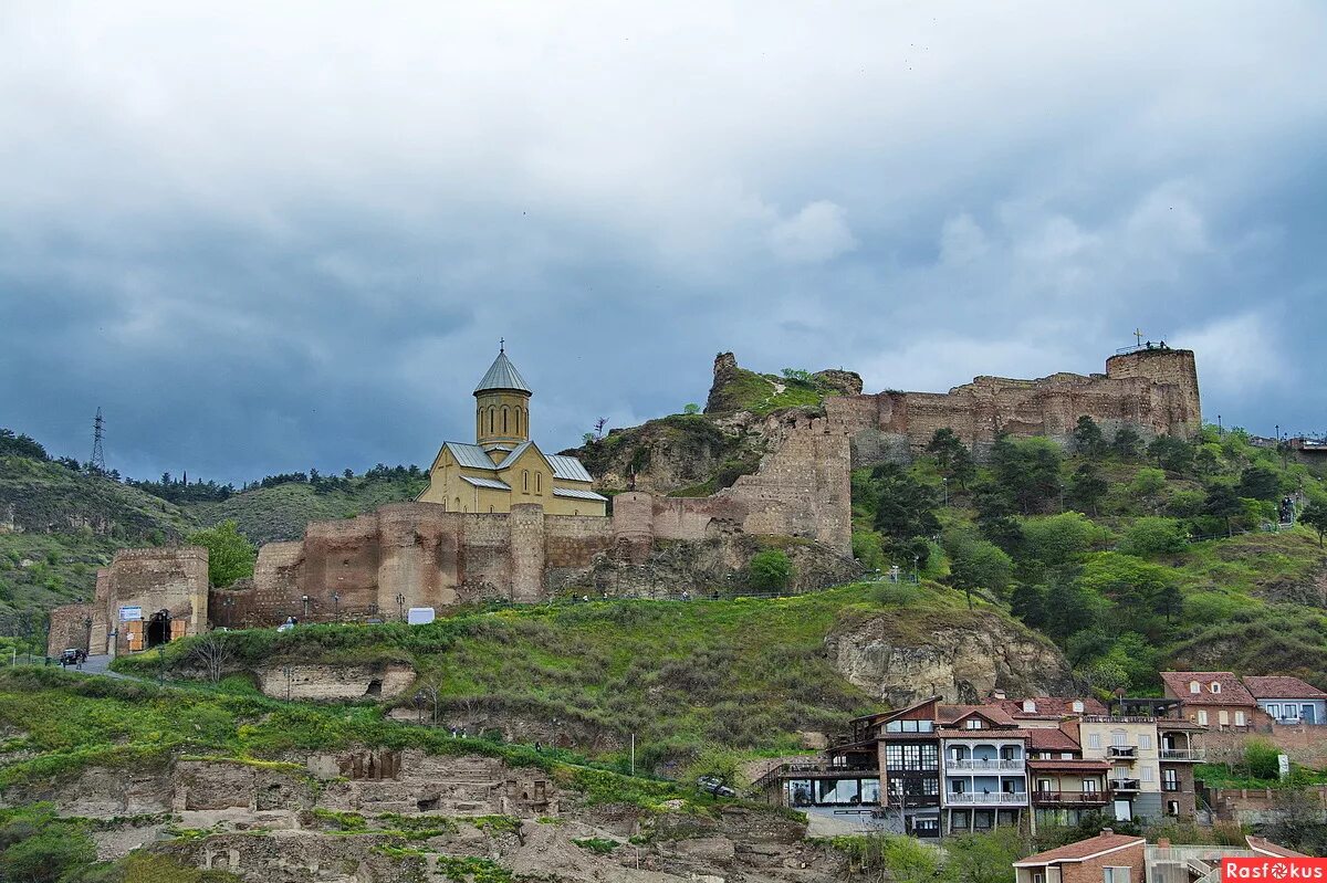 крепость нарикала храм. крепостной комплекс нарикала. крепость нарикала в тбилиси. нарикалы крепость тбилиси. нарикала тбилиси.