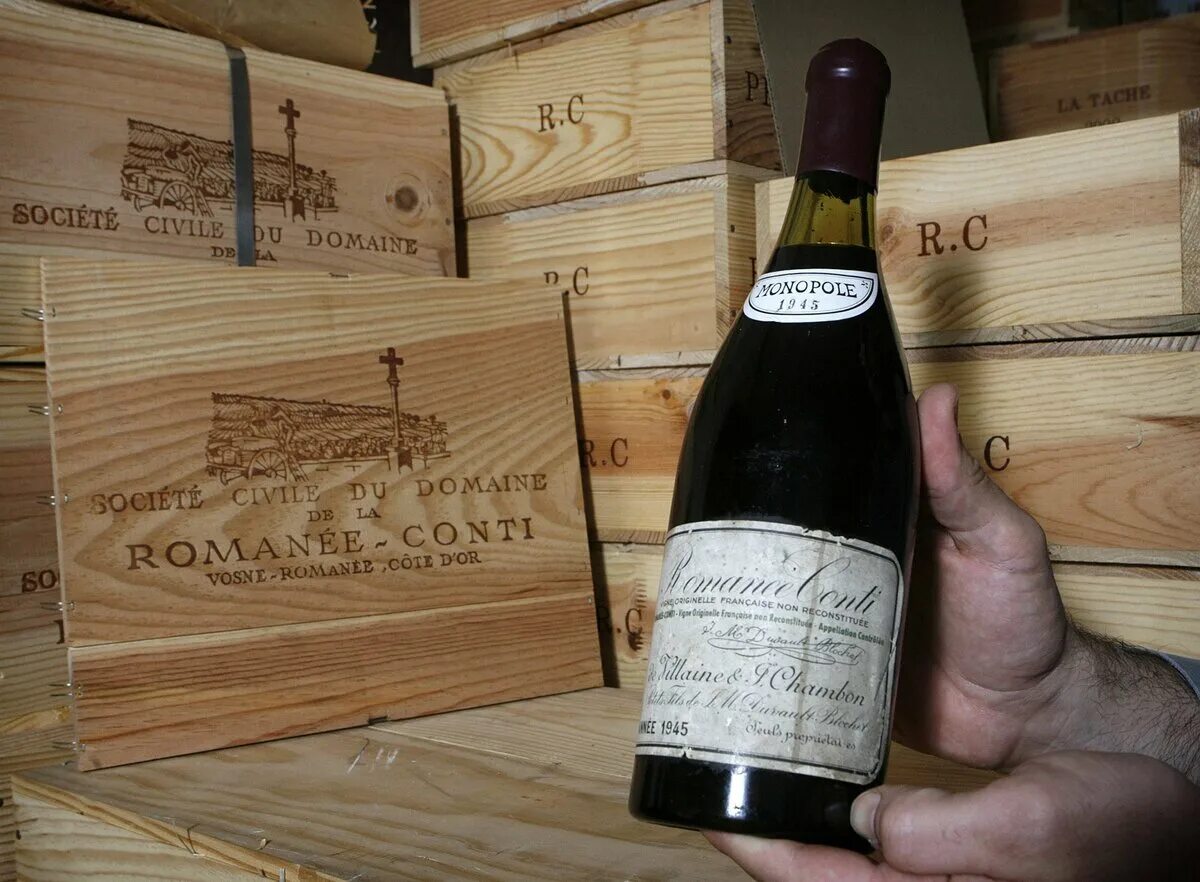 Вино старая дорога. Вина Romanée-Conti. Romanee Conti вино. Ящик Romanee Conti. Romanee-Conti Grand Cru 1945.