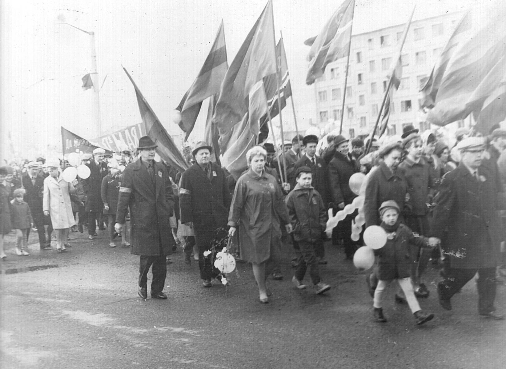 Первомайская демонстрация. Первое мая демонстрация СССР. Демонстрация 1 мая 1917. Первомайская демонстрация в Москве.