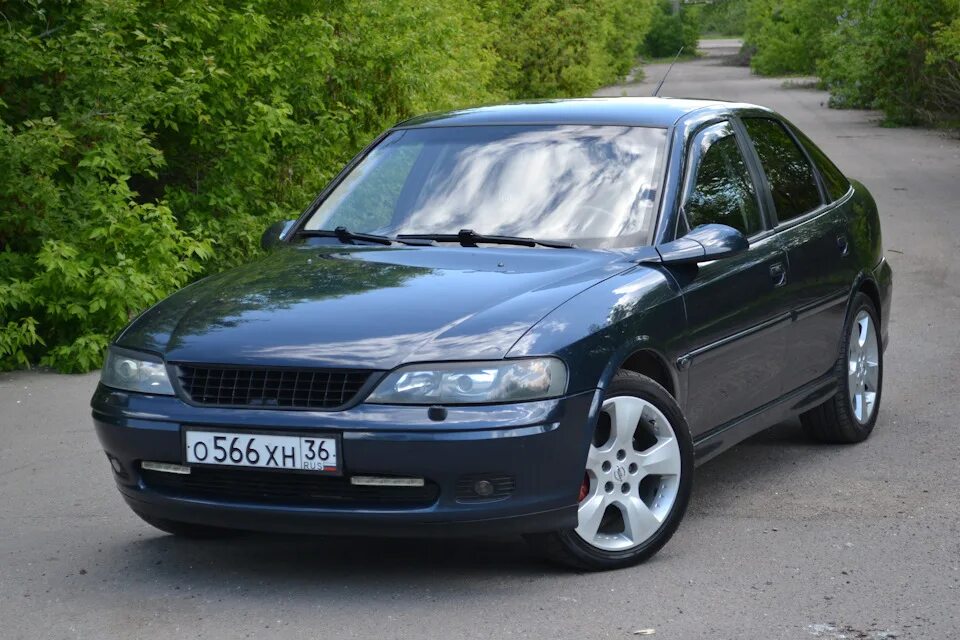 Опель вектра б 1.8 бензин. Opel Vectra b 1.8. Opel Vectra 1.8 2001. Opel Vectra b 1996 1.8. Opel Vectra b 2000 1.6.