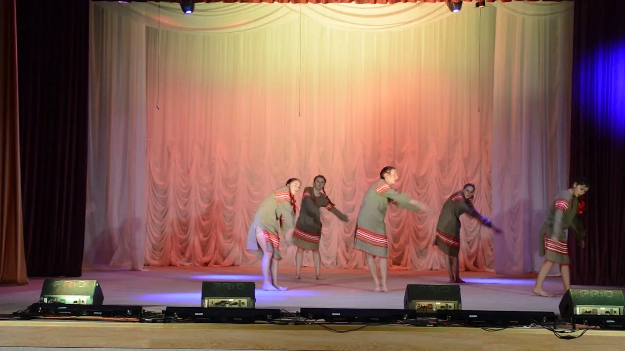 Патриотический танец видео. Костюм для танца кукушка. танец кукушка. военно патриотический танец кукушка.