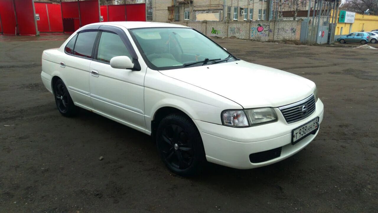 Ниссан санни край. Nissan Sunny 2002. Ниссан Санни 2002 года. Машина Ниссан Санни 2002. Nissan Sunny 2002 r18.