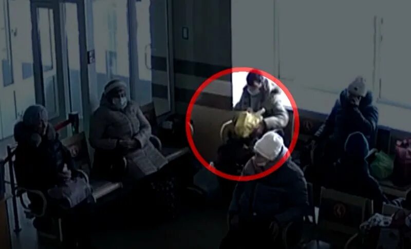 Украли одноклассников. Пенсионер похитил одноклассника. В Москве обокрали пенсионерку. Девочку украла бабка на вокзале Одесса.
