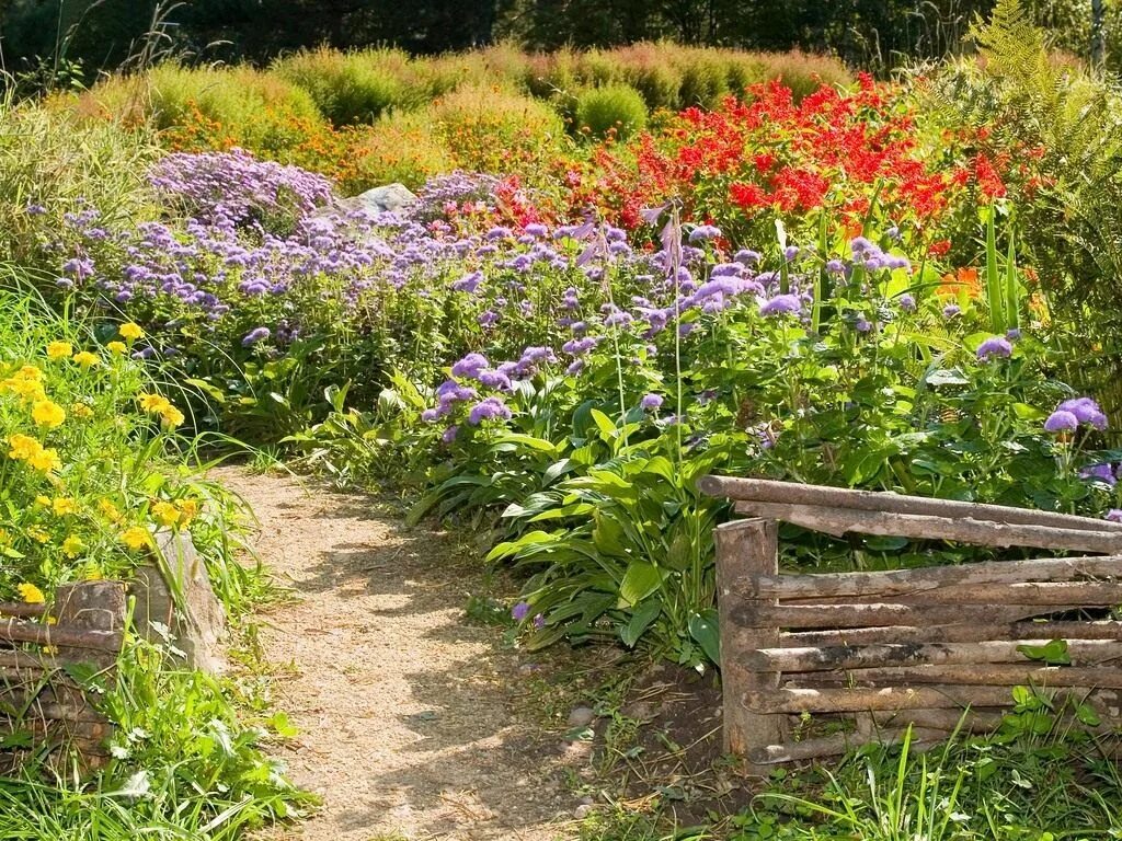 Country garden s. Сад в деревенском стиле. Ландшафтный стиль кантри деревенский. Жизнь на даче. Country garden s.