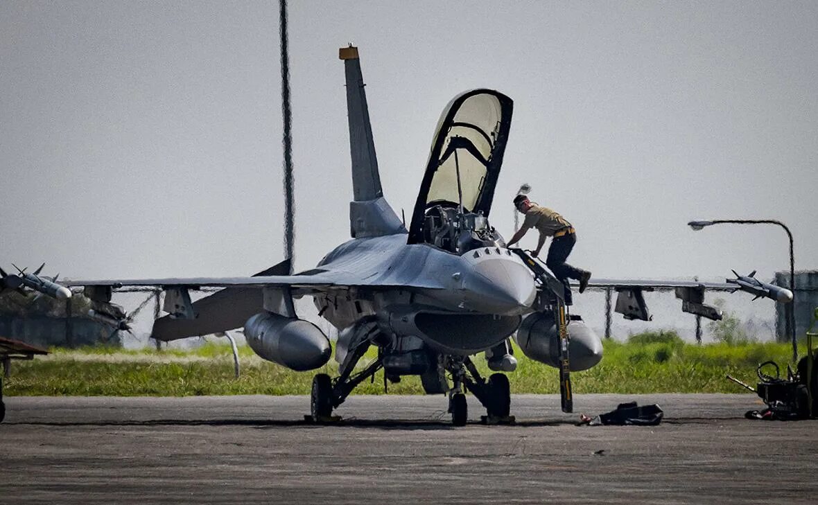 F16 истребитель. Украинский f 16. Американский f16. F-16 для украины. F16 истребитель.