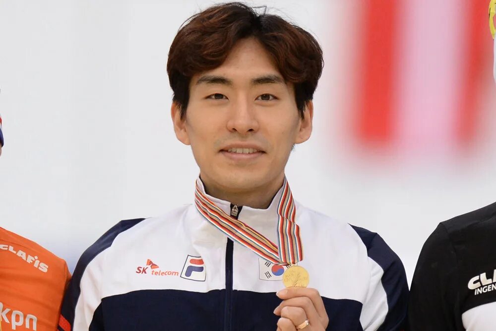 Спортсмены южной кореи. Ли сын Хун (конькобежец). Ляо Цзяцзюнь. Олимпийские чемпионы корейцы 2022. Корейцы спортсмены.