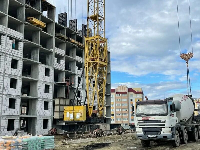 Министерство строительства рф логотип. 1 млн кв метров. Строительство жк. Стройки жилья в россии. Жк компаунд екатеринбург.