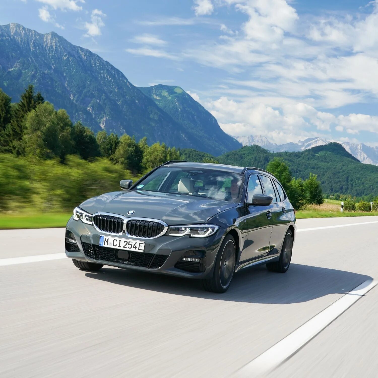 Купить бмв 2020 года. BMW 330. BMW 330 2020. БМВ 2021. BMW 330e Plug-in Hybrid 2020.