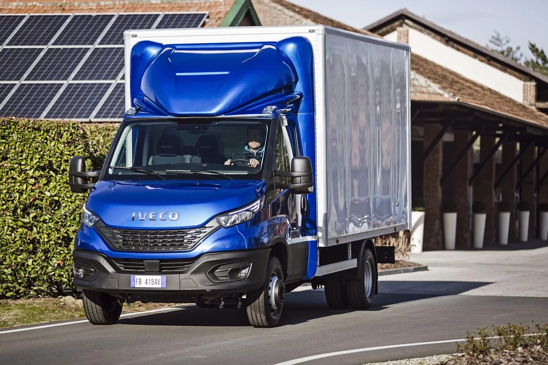 Iveco Daily 2021. Новый Ивеко Дейли 2021. Ивеко Дейли фургон 2020. Ивеко Дейли 6 поколение. Ивеко дейли 2019