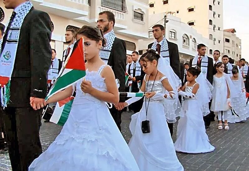 Страна вышла на первое. Свадьба в Йемене. Йемен свадьбы с детьми. Свадьба в Палестине. Йеменская свадьба в 9 лет.