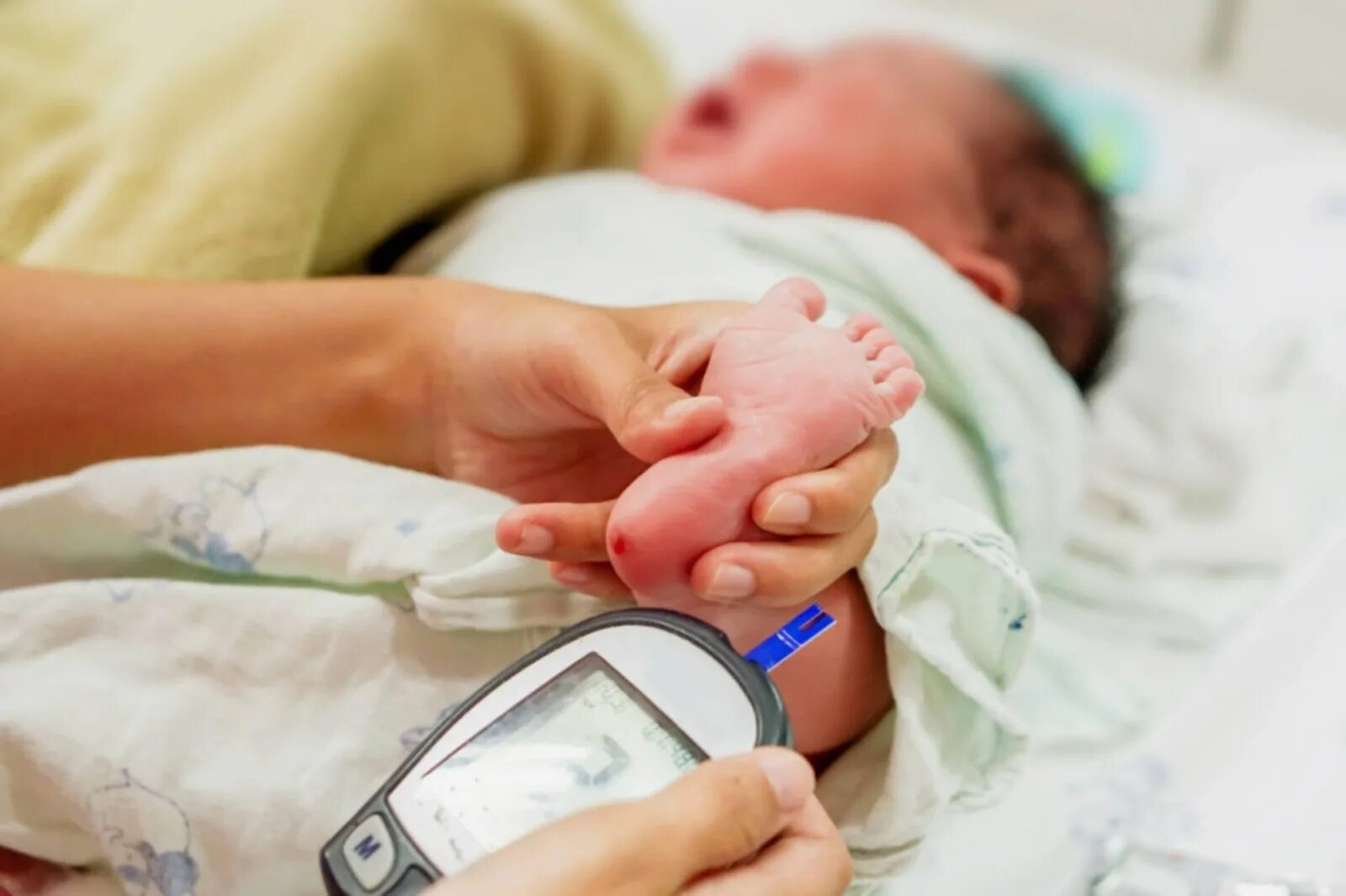 Люди рождаются чистыми. Неонатальный сахарный диабет у новорожденного. Скрининг новорожденных. Скрининговое обследование новорожденных детей. Неонатальный скрининг детей.