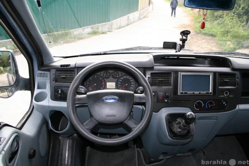 Ford Transit 2005 салон. Ford Transit 2004 руль. Салон Форд Транзит пассажирский 2011. Торпедо Форд Транзит 2007.