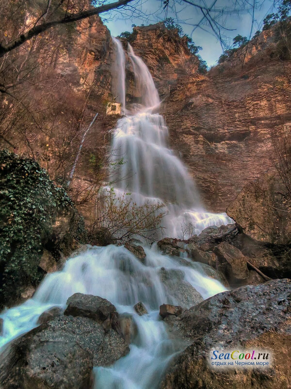 Водопад летящая вода крым. Водопад Учан-Су. Учан Су Ялта. Крымский водопад Учан-Су. Высота водопада Учан Су.