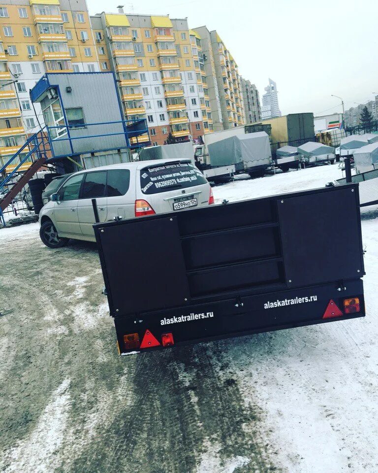 Аляска трейлер. Прицеп скала. Прицеп скала 2.5. Прицеп скала 3,5 метра. ALASKATRAILERS.