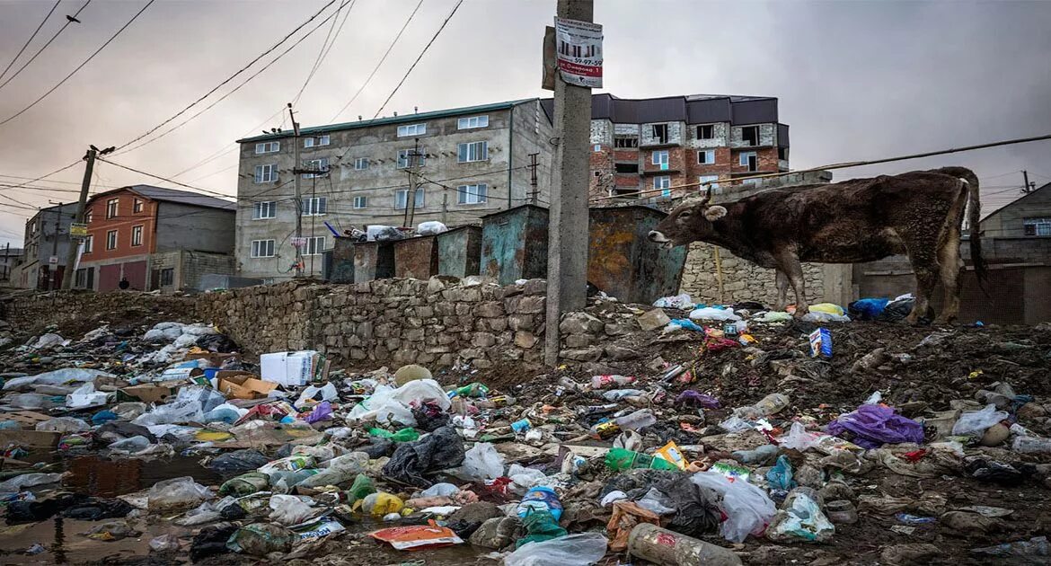 Самые грязные области. Загрезненные города МРА. Замусоренный город.