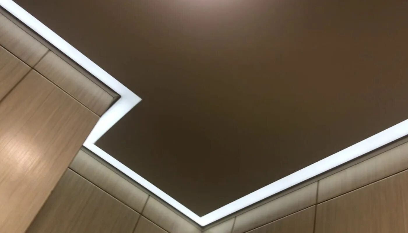 Контурный потолок с подсветкой. Контурный профиль для натяжных потолков с подсветкой пф2506. Контурный профиль для натяжных. Контурная подсветка потолка. Контурная подсветка натяжного потолка.