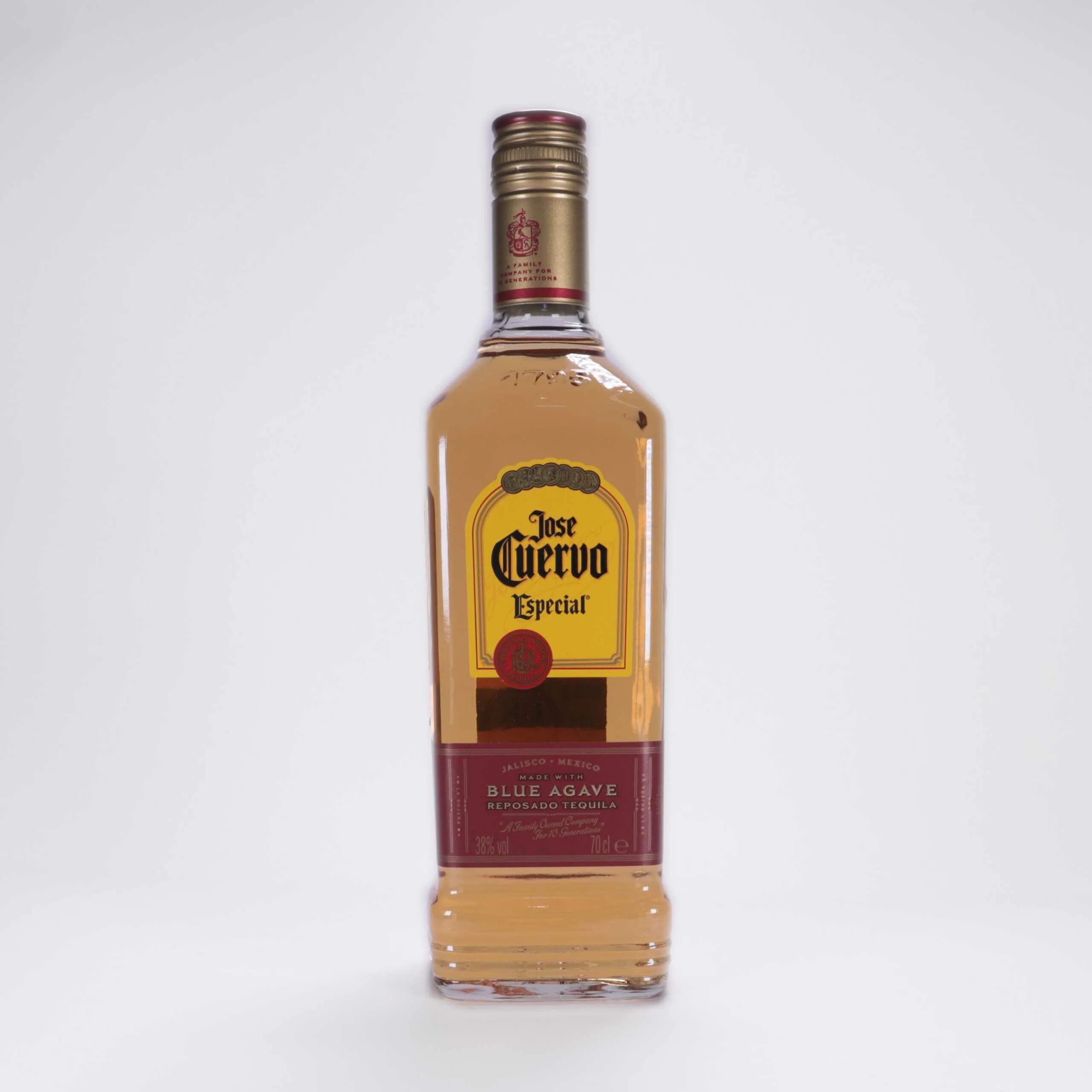 Текила cuervo especial. Текила Хосе Куэрво Репосадо. Хосе Куерво Эспесиаль Репосадо. Текила Jose Cuervo especial Jose Cuervo.