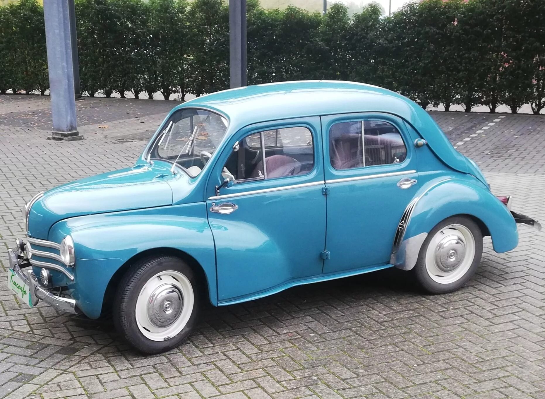 Т668ум69 рено. Renault 4cv. Renault 4. Renault 4cv pie. Рено 4 св.