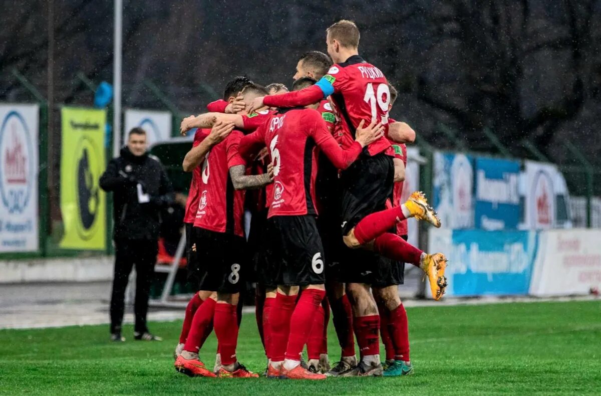 Сморгонь славия мозырь матч. Сморгонь славия мозырь матч. Футбольный матч. Сморгонь (футбольный клуб). Фк славия мозырь 2009 год первая лига.