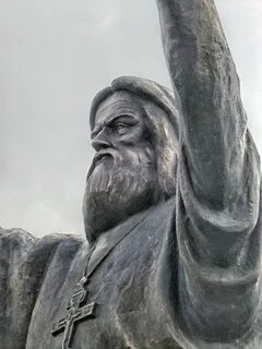 Памятник серафиму саровскому