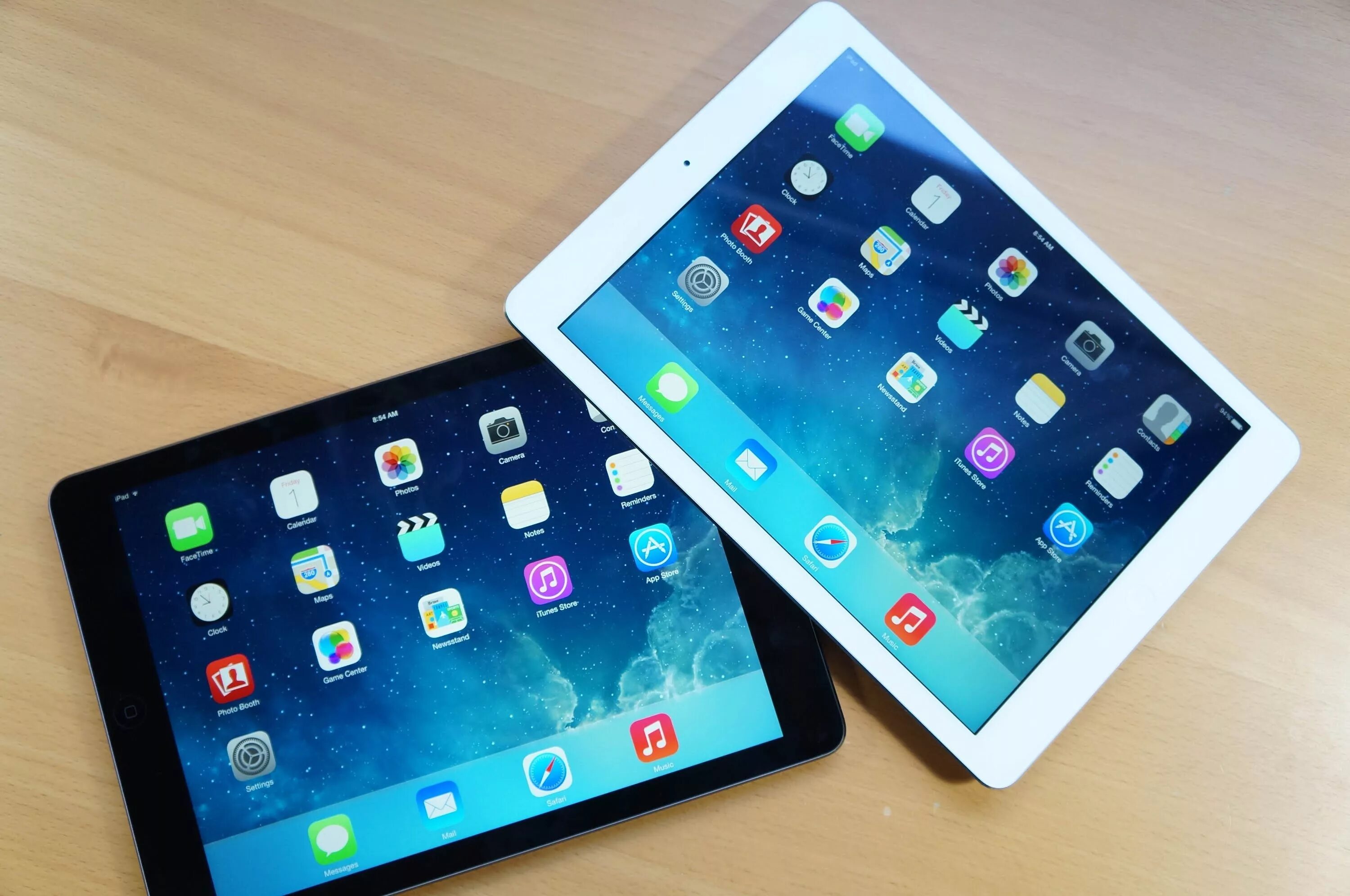 Ipad mini 5 цены. IPAD Air 1. Планшет айпад АИР 1. IPAD Air (1-го поколения). IPAD Mini 5.