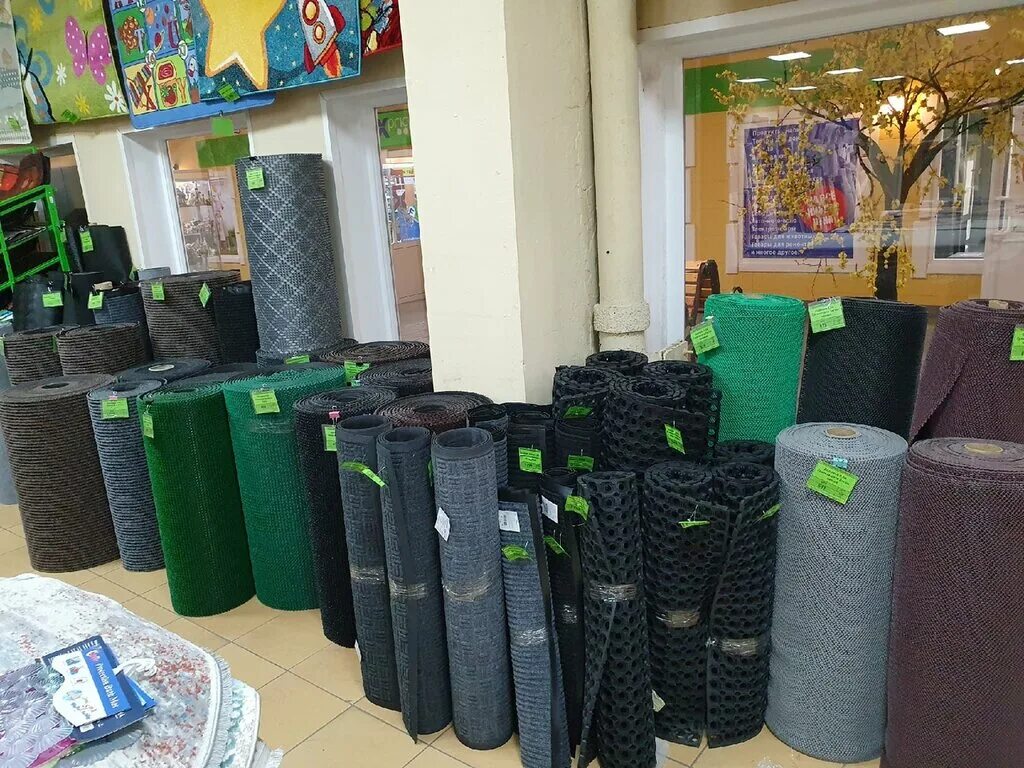 ковровый двор новокузнецк. ковровые дорожки на отрез. ковер дорожка. линолеум в ельце. выкладка ковров в магазинах.