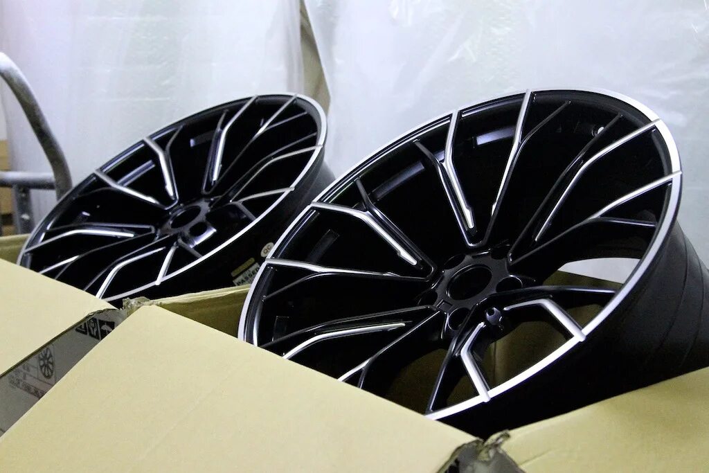 Flow forming диски. Flow forming диски r17. диски flow forming r20. диски flow forming r18. диски r18 5x112 flow forming.