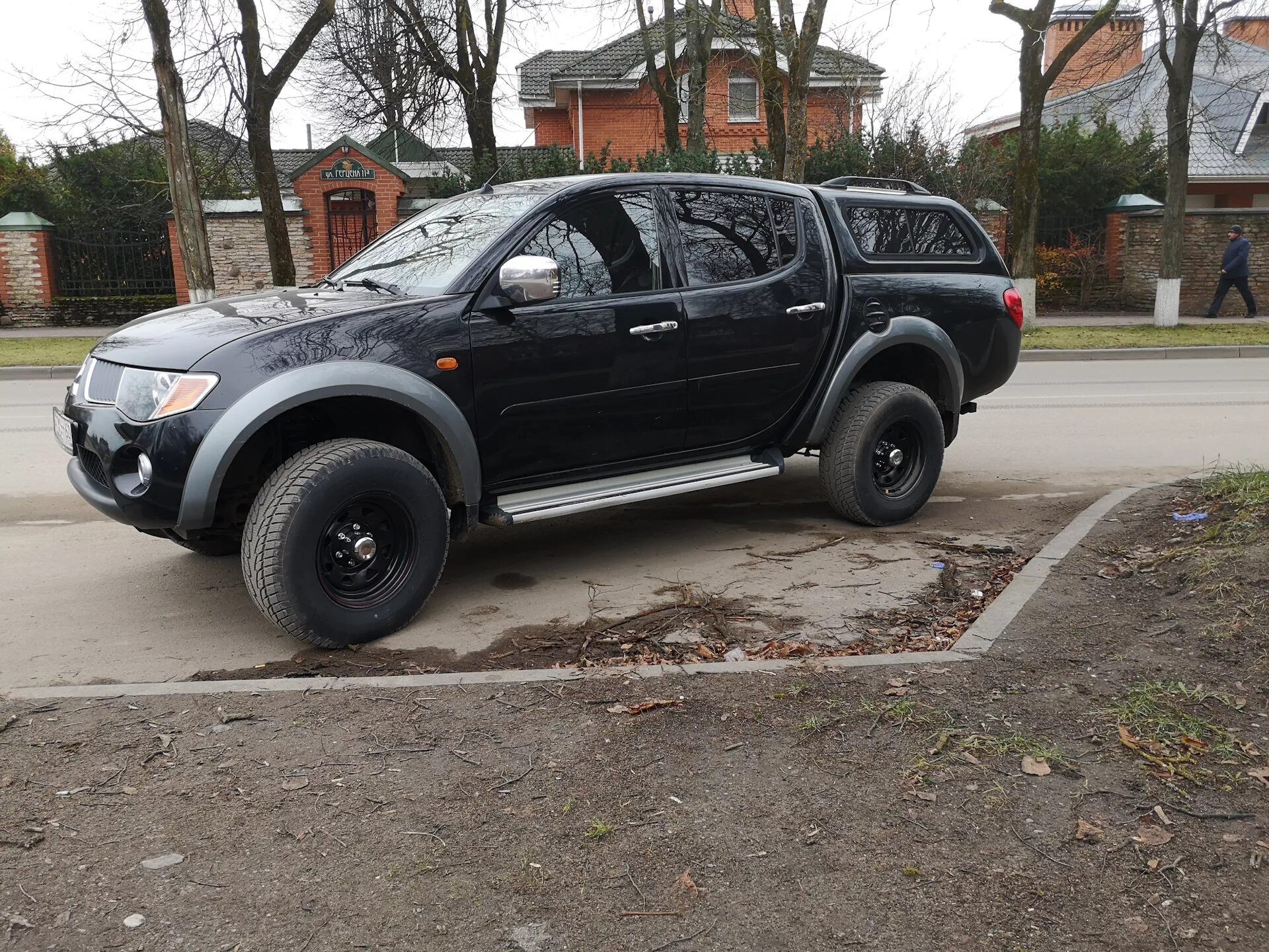 Mitsubishi l200 r18. Mitsubishi l200 r20. Митсубиси л200 2008. Митсубиси л200 тонированный. Л 200 б авито