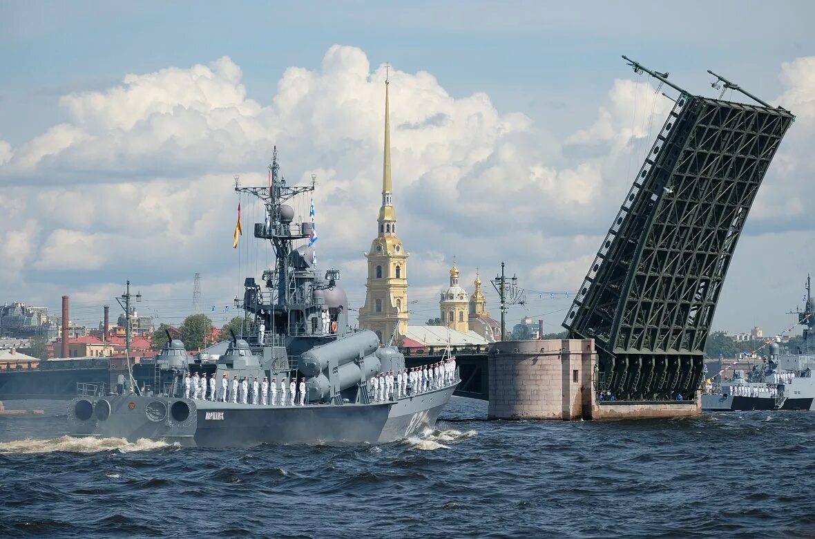 Военно морской парад в петербурге. Парад вмф в санкт-петербурге. парад вмф спб. военно-морской парад в санкт-петербурге 2025. день вмф питер 2025.