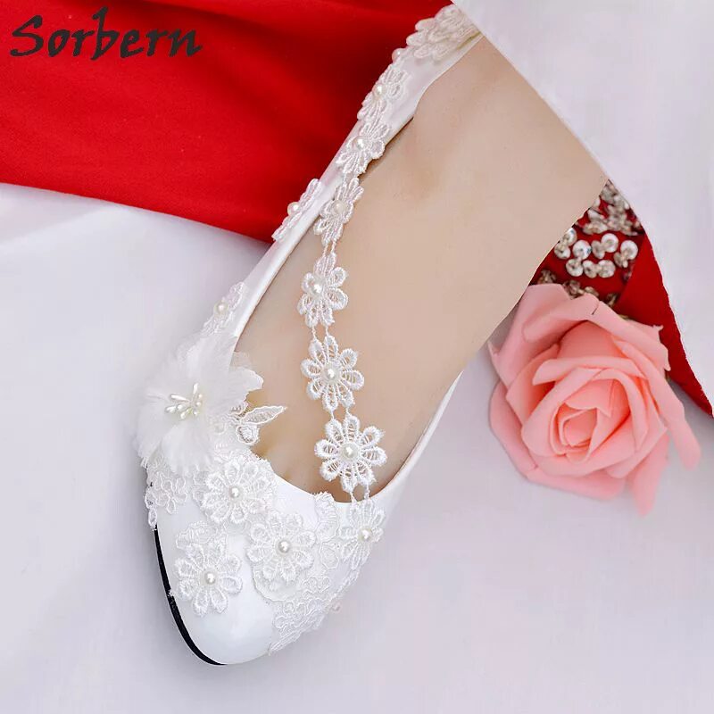 Свадебные туфли для невесты на низком каблуке. Туфли белые. Свадебные туфли. Свадебные туфли. Свадебные туфли на низком каблуке.