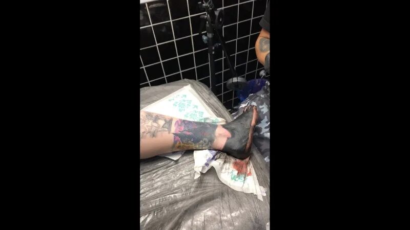 Лев с короной на предплечье. Сокол арт тату, кострома. Тату сильный мужской дух. Tattoo sokol. Тату салон сокол арт кострома.